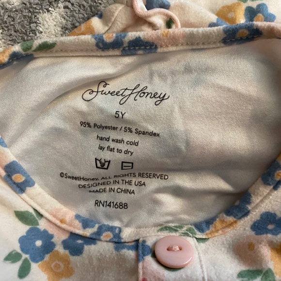 Sweet Honey Pajamas 5 Pieces! Size 5 years - Picture 8 of 9